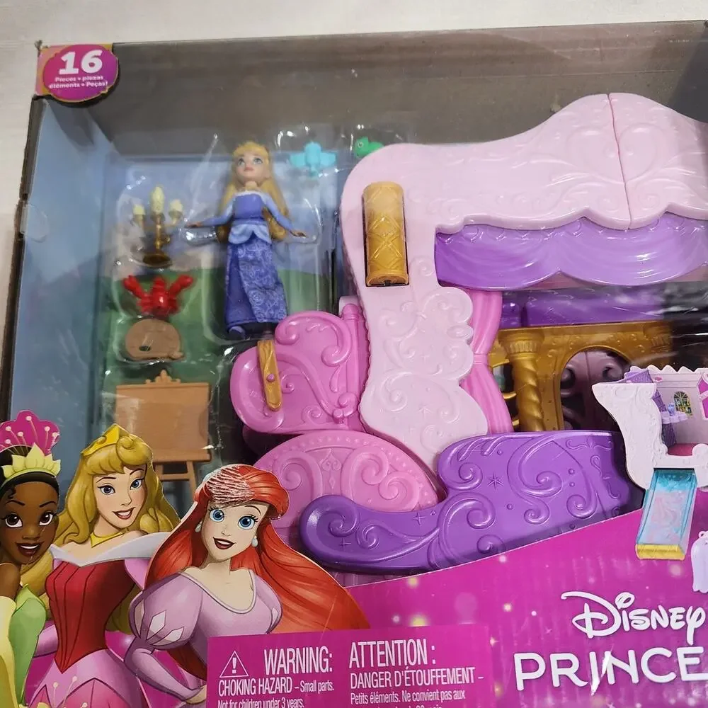 Disney princess carriage to castle Set with aurora